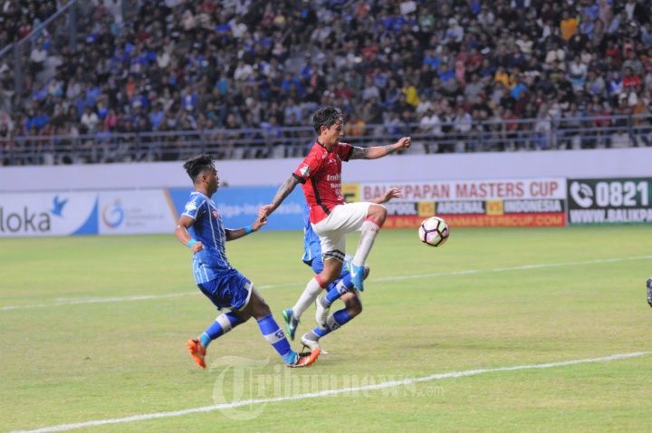 Laju Irfan Bachdim Dibayangi Pemain Persiba