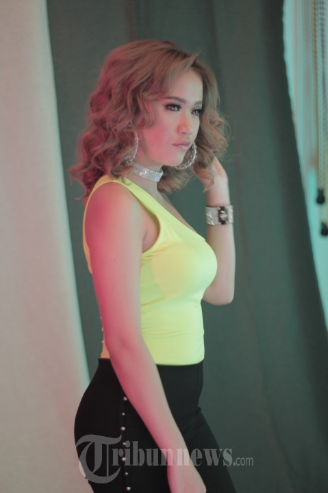 Lala Sawer Garap Videoklip Single Hey
