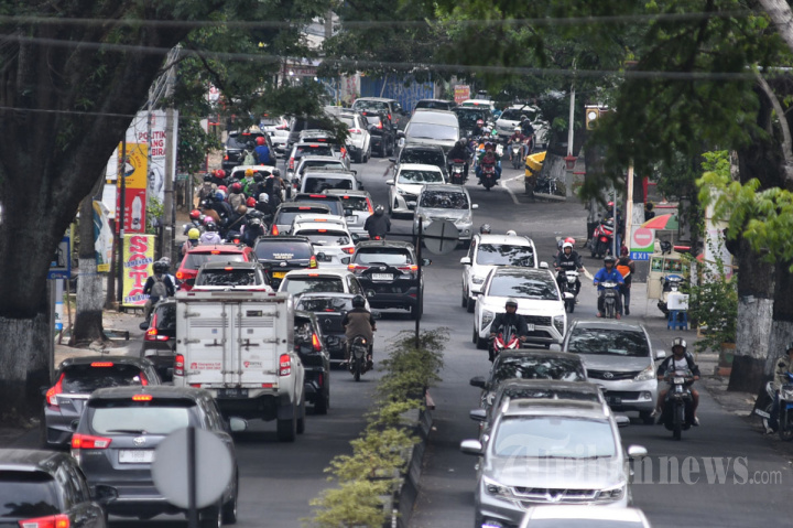 Lalu Lintas Kota Batu di Libur Natal