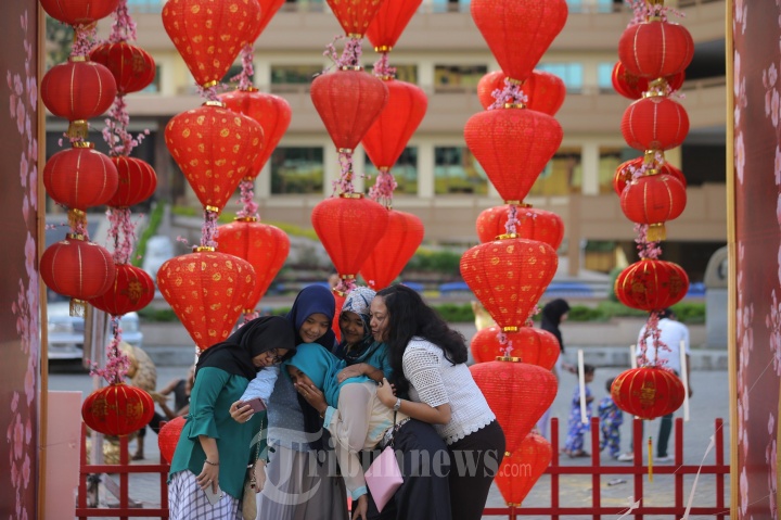 Lampu Lampion Imlek Maha Vihara Maitreya Medan
