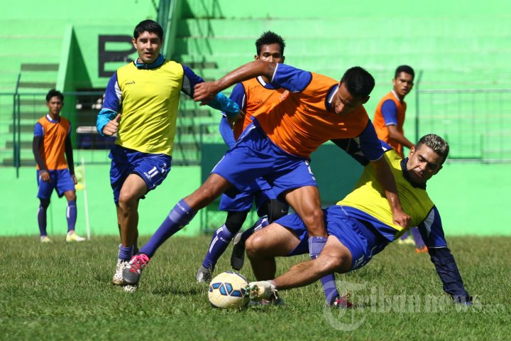 Latihan Arema Cronus