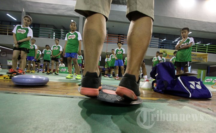 Latihan Fisik Pebulutangkis Muda