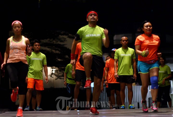 Latihan Jelang Lomba Lari Herbal Life Run 2015