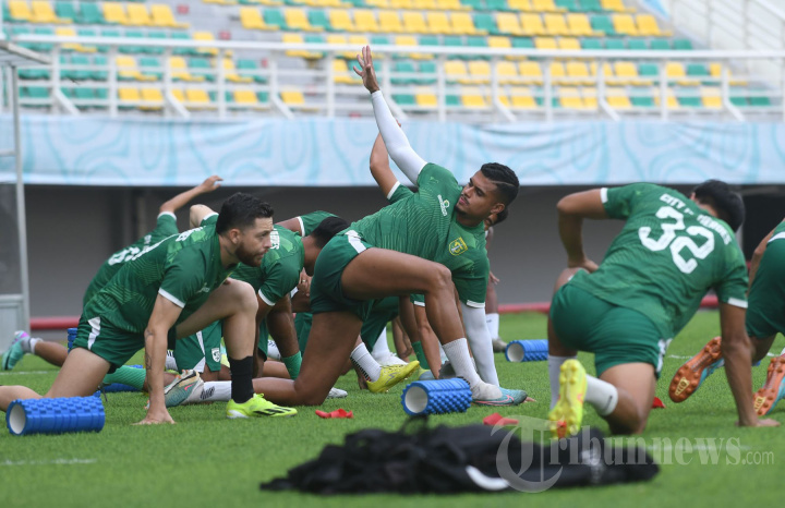 Latihan Persebaya Jelang Melawan PSS Sleman