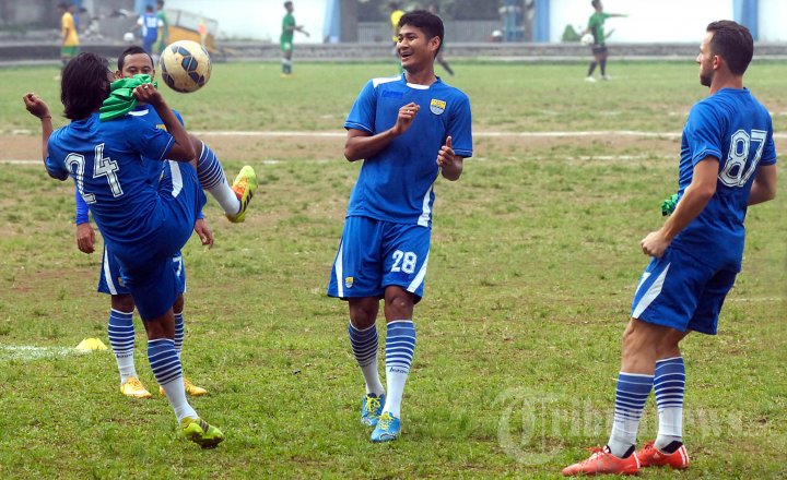 Latihan Persib Jelang Pertandingan Melawan Selangor FA
