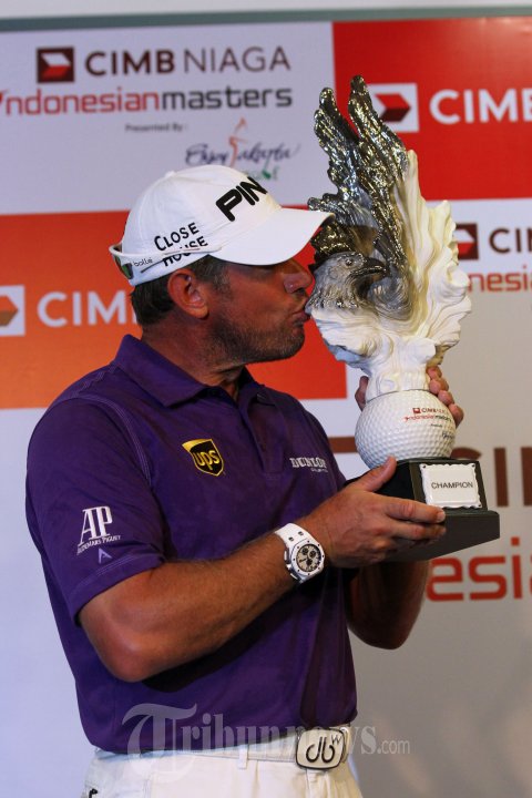 Lee Westwood Juarai Turnamen Golf CIMB Niaga Indonesia Masters