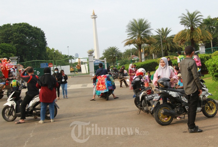 Liburan Lebaran Hari ke-2 di Monas
