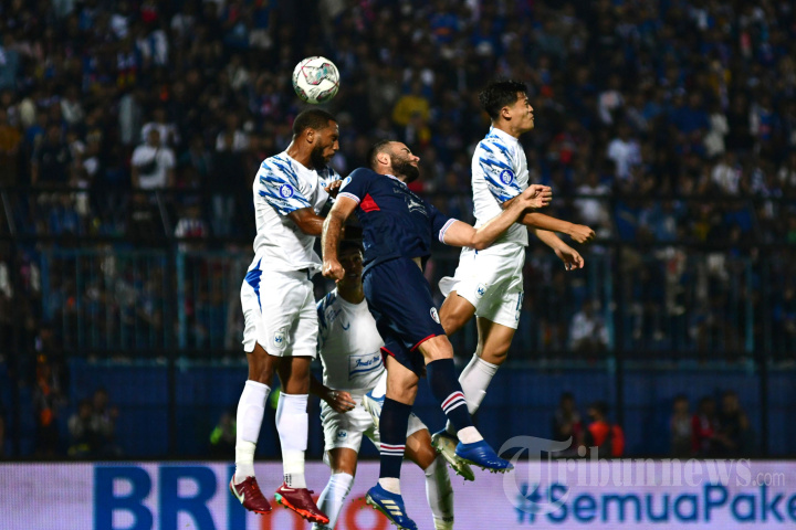 Liga 1 2022 : Arema FC Kalahkan PSIS Semarang