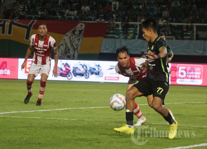 Liga 1 : Persebaya Ditahan Imbang Persis Solo 1-1
