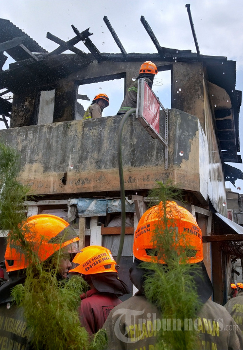 Lima Rumah Warga di Pagarsih Bandung Hangus Terbakar
