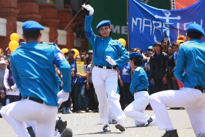 Lomba Baris-Berbaris Sambut HUT Universitas Udayana ke-53