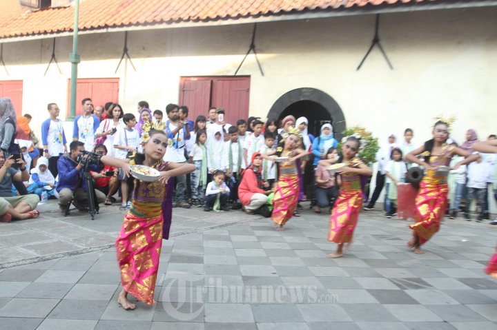 Lomba Menggambar Peringati Hari Anak 2016