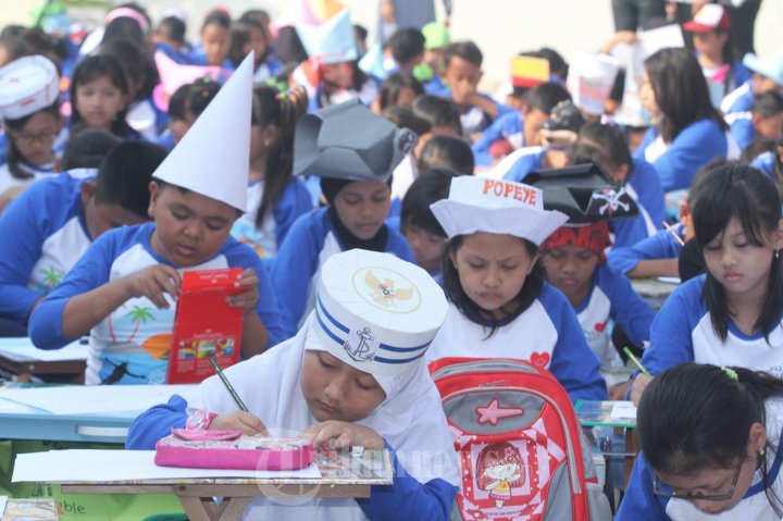 Lomba Menggambar Peringati Hari Anak 2016