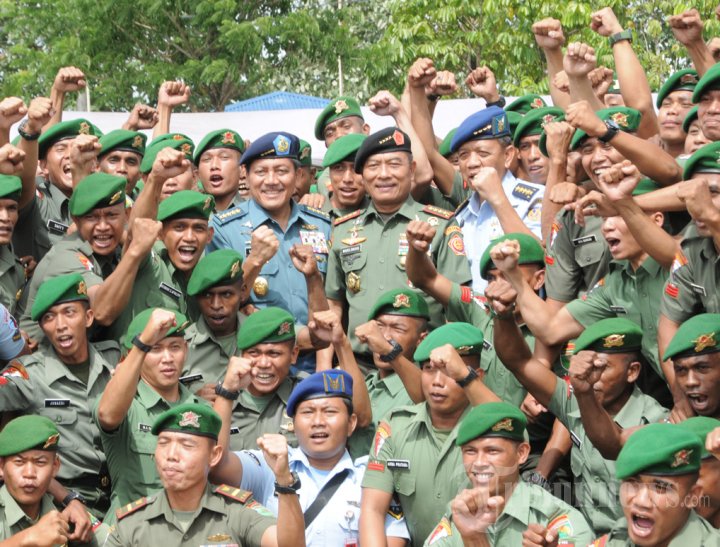 Loyalitas TNI Tegak Lurus