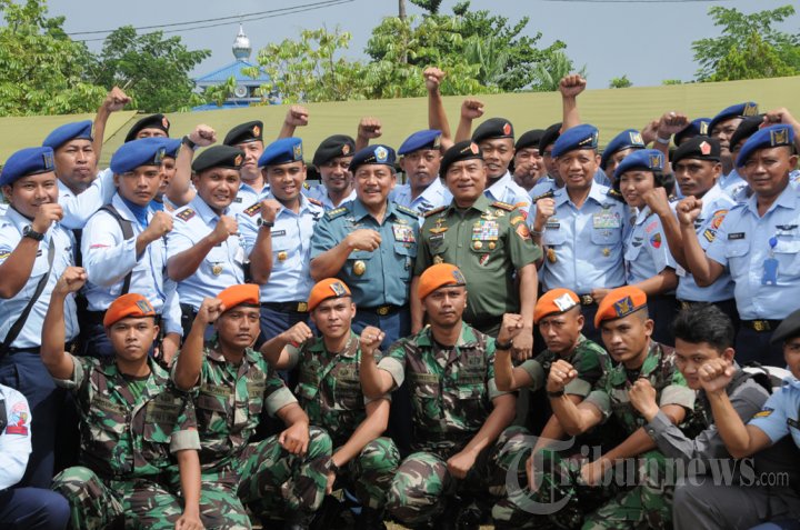 Loyalitas TNI Tegak Lurus