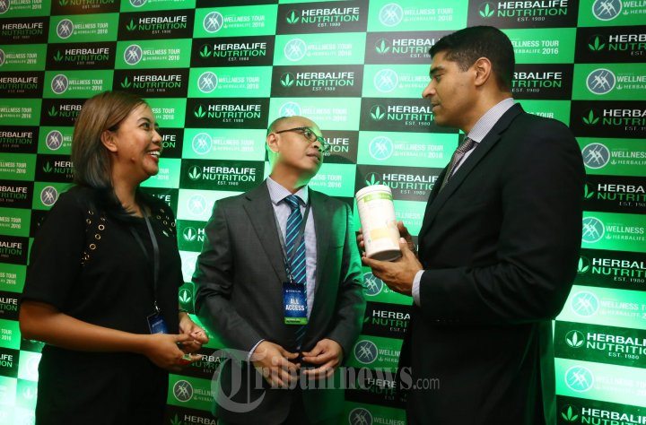 Luigi Gratton dan Arif Mustolih di Seminar Kesehatan Herbalife