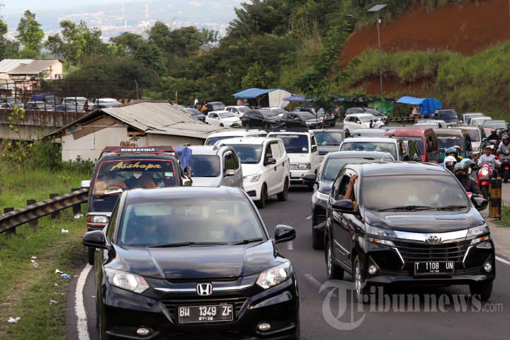 Macet Hingga 5 Kilometer di Lingkar Gentong Tasikmalaya