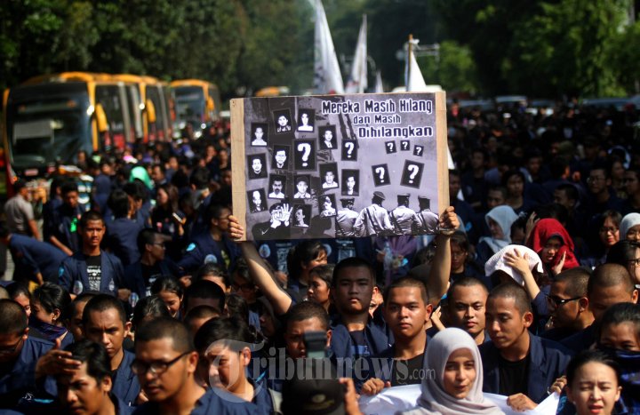 Mahasiswa Demo Peringati Tragedi Trisakti
