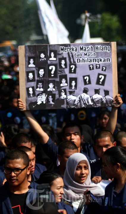 Mahasiswa Demo Peringati Tragedi Trisakti