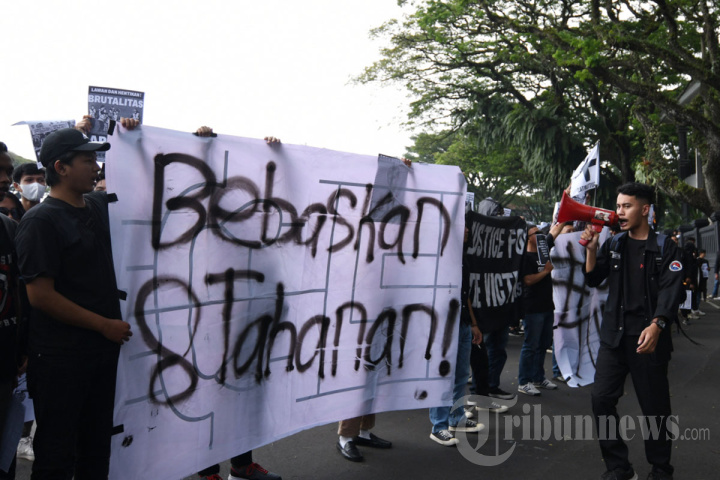 Mahasiswa Malang Demo Soroti Sidang Tragedi Kanjuruhan