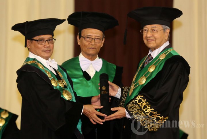 Mahathir Mohamad Dapatkan Gelar Honoris Causa dari UMY