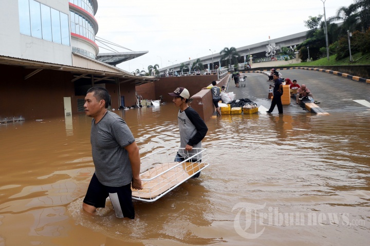 Mal Cipinang Indah Terendam Banjir
