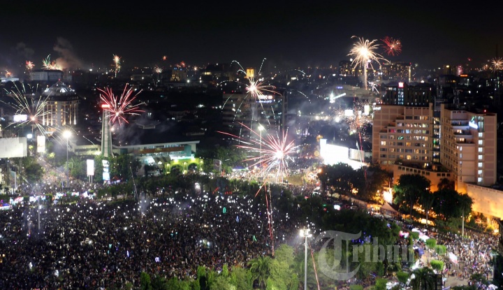 Malam Pergantian Tahun Baru Di Simpang Lima Semarang, Foto 5 #1732171 - TribunNews.com