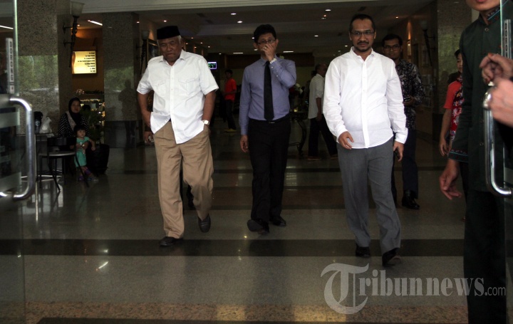 Mantan Ketua KPK Jenguk Novel Baswedan