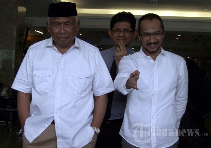 Mantan Ketua KPK Jenguk Novel Baswedan