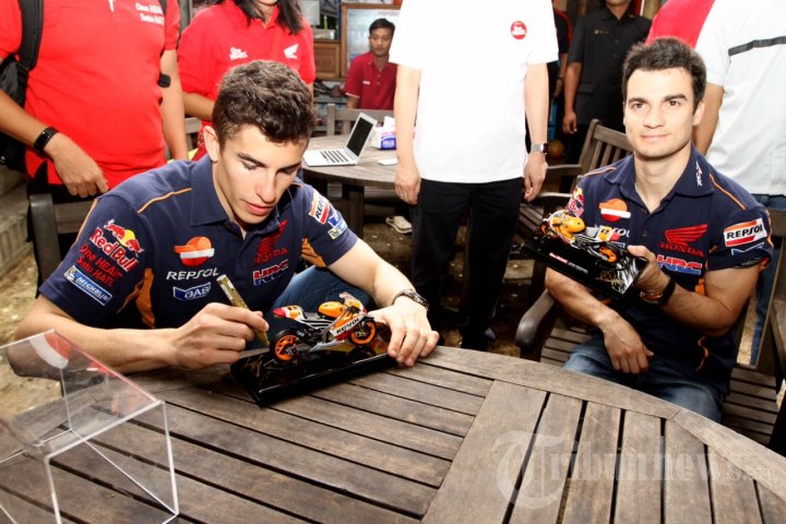 Marc Marquez dan Pedrosa Bermain Futsal di Jakarta