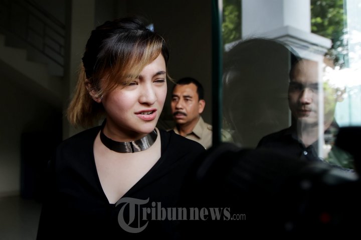 Marshanda Didampingi Kekasihnya Egi John Datangi Panti Sosial