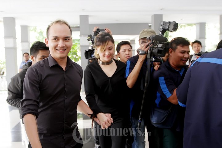 Marshanda Didampingi Kekasihnya Egi John Datangi Panti Sosial