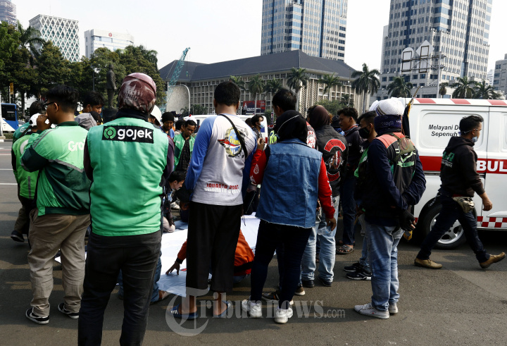 Masa Dari BOM Lakukan Aksi Tanpa Kata