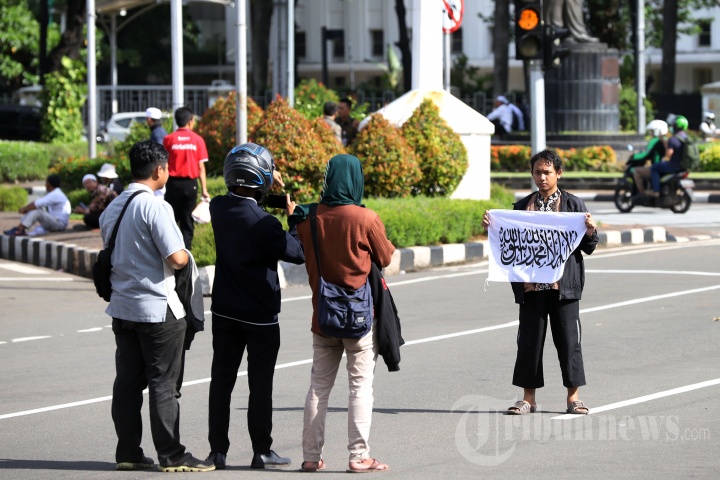 Massa Aksi Tuntut Skandal Mega Korupsi di Indonesia Dituntaskan