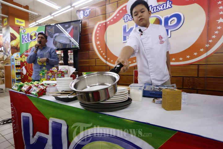 Master Chef Indonesia Anderson Demo Masak Biskuit Klop