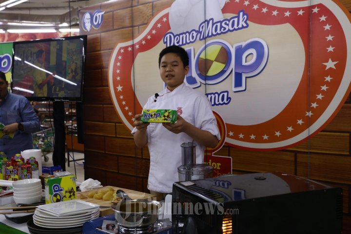 Master Chef Indonesia Anderson Demo Masak Biskuit Klop
