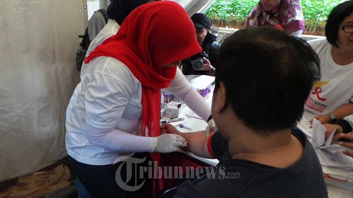 Masyarakat Peringati Hari Aids Sedunia 2015