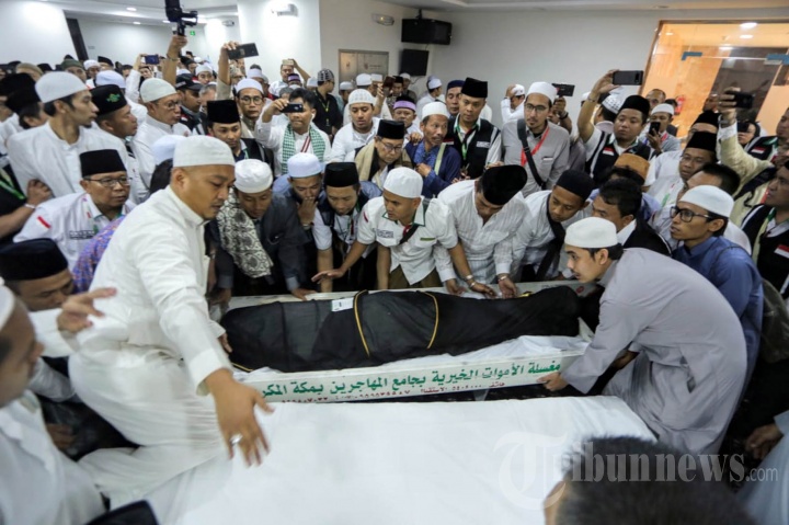 Mbah Moen Wafat di Tanah Suci
