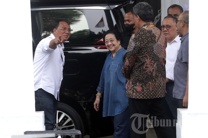 Megawati Soekarnoputri Kunjungi Museum Nasional Pasca Kebakaran