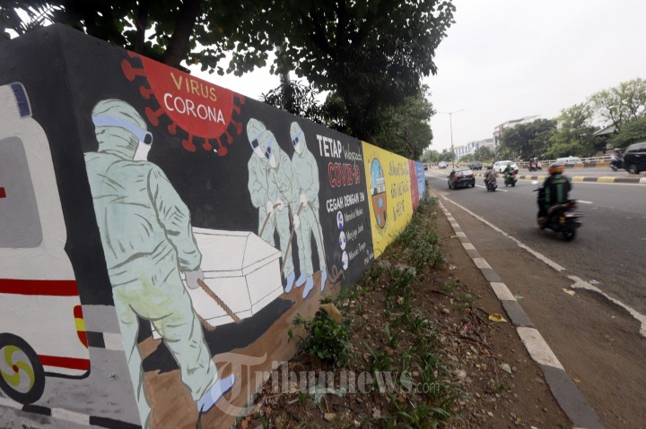Melawan Corona Lewat Mural