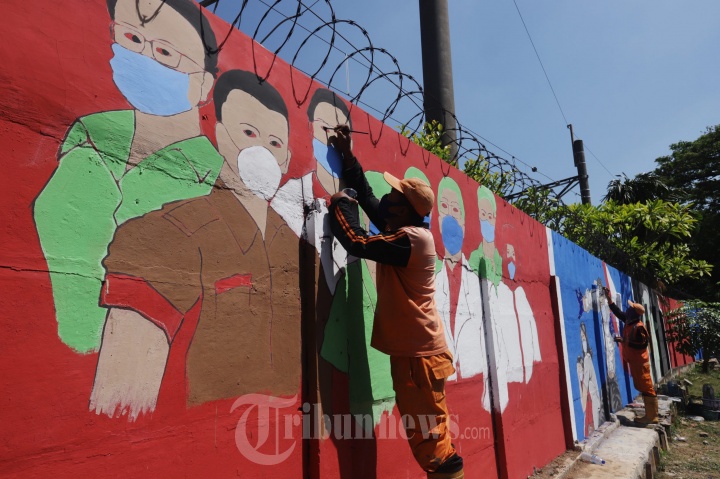 Melawan Corona Lewat Mural