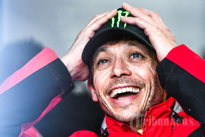 Melihat Debut Valentino Rossi di Balap Mobil