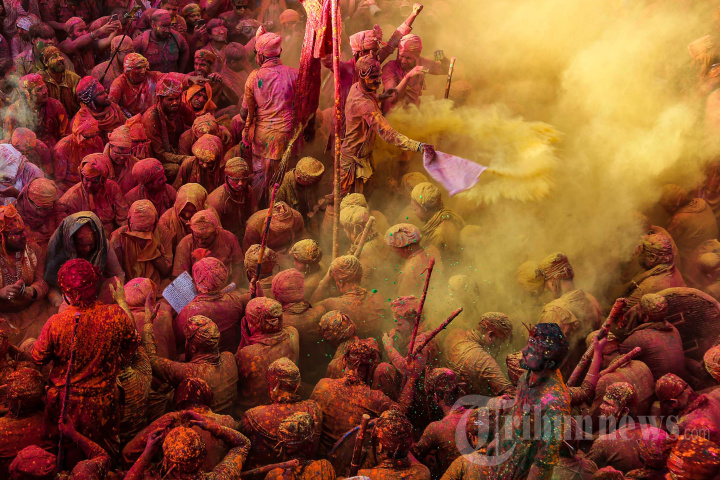 Melihat Festival Holi di India yang Penuh Warna