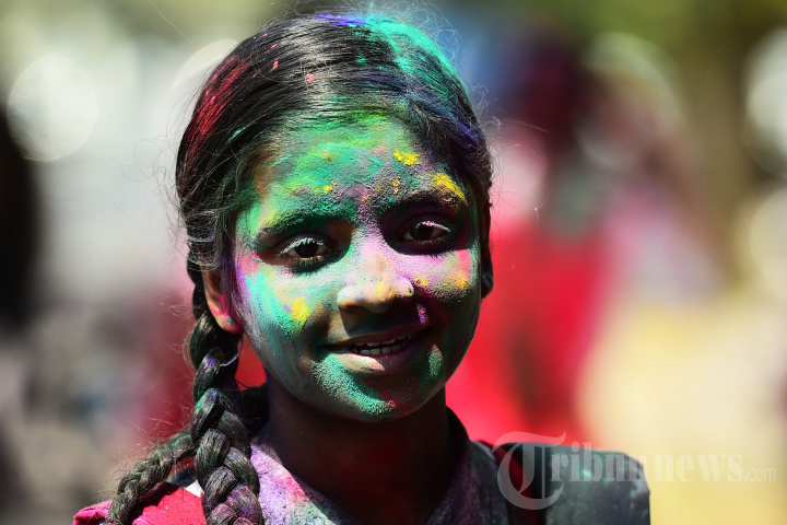 Melihat Festival Holi di India yang Penuh Warna