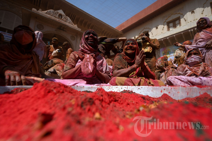 Melihat Festival Holi di India yang Penuh Warna