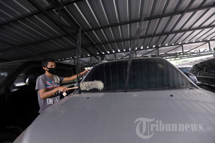 Melihat Gudang Pegadaian Mobil Terbesar di Indonesia