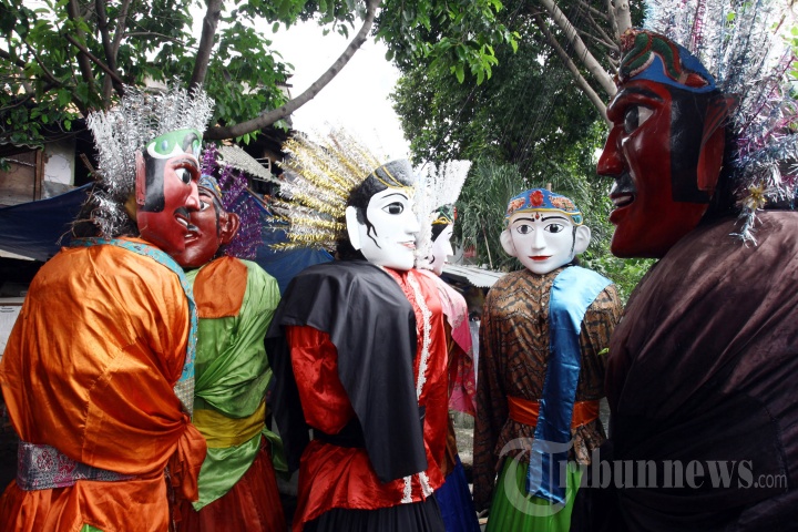 Melihat Kampung Ondel-ondel di Kramat Senen