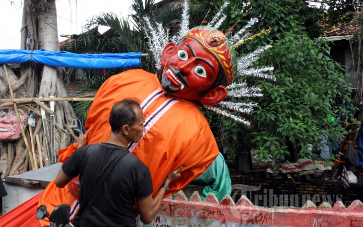 Melihat Kampung Ondel-ondel di Kramat Senen
