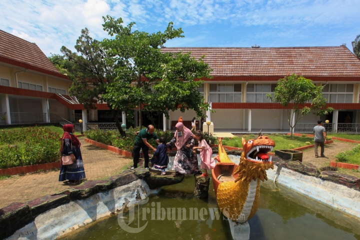 Melihat Koleksi Sejarah Di Museum Balaputra Dewa