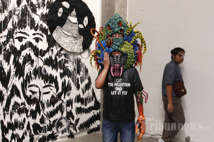 Melihat Pameran Karya Eko Nugroho